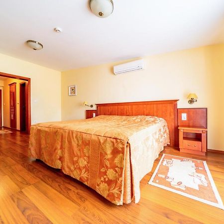 Pannon Hotel Bejelentkezes 20 Oraig, Check-In Until 20 O'Clock, Einchecken Bis 20 Uhr Mohács Eksteriør billede