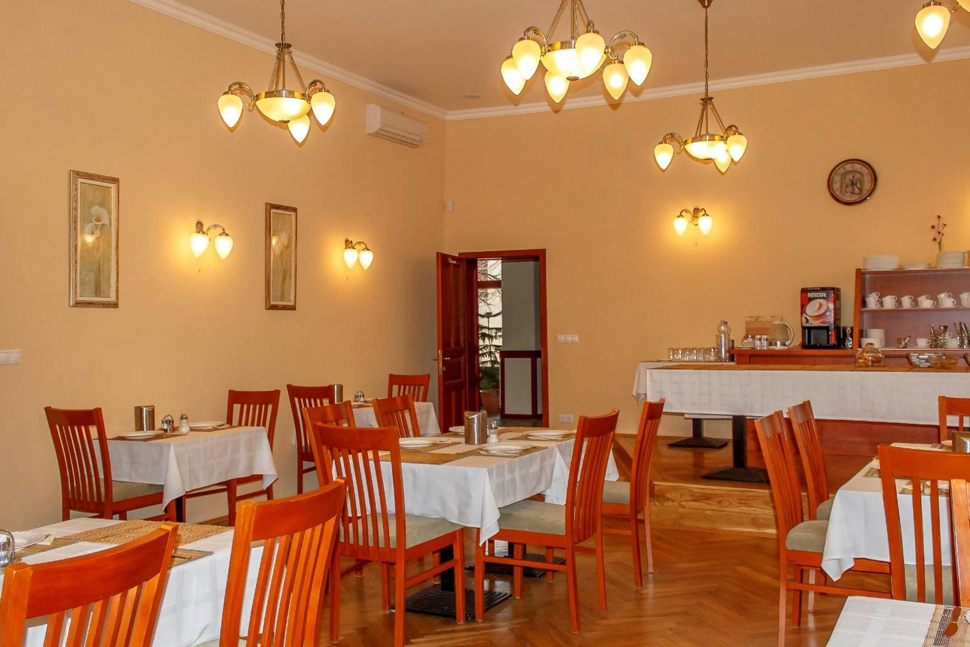 Pannon Hotel Bejelentkezes 20 Oraig, Check-In Until 20 O'Clock, Einchecken Bis 20 Uhr Mohács Eksteriør billede