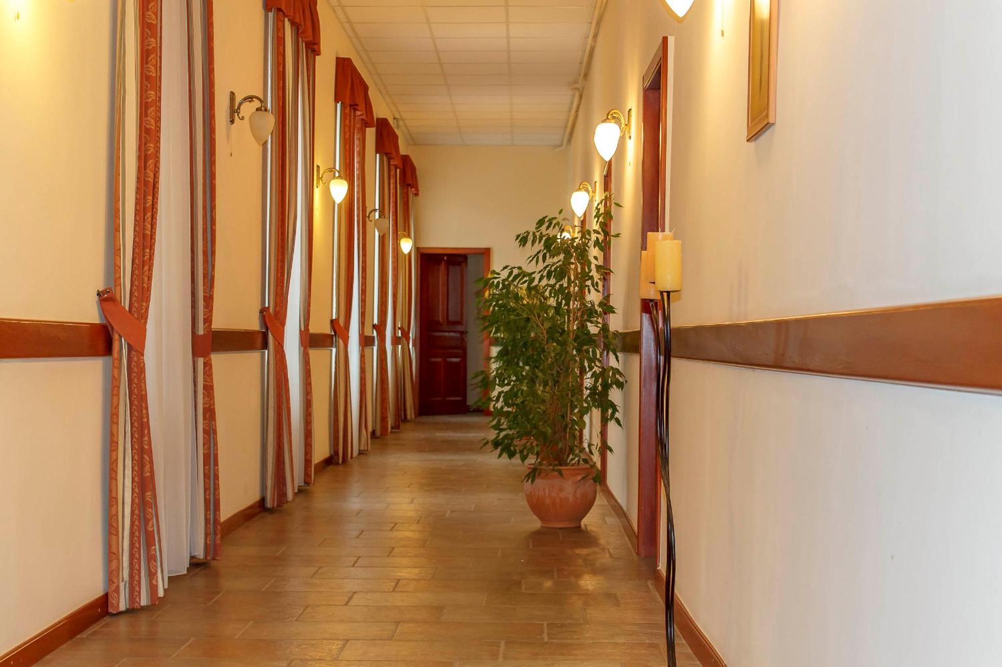 Pannon Hotel Bejelentkezes 20 Oraig, Check-In Until 20 O'Clock, Einchecken Bis 20 Uhr Mohács Eksteriør billede