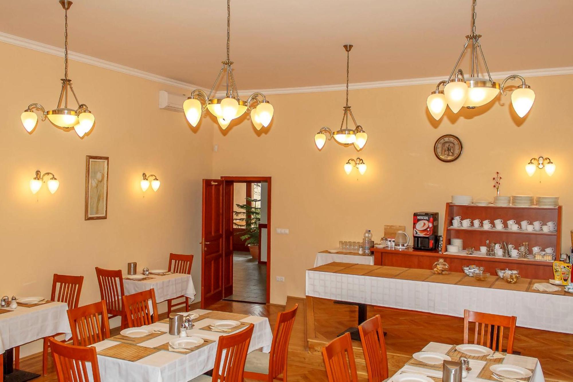 Pannon Hotel Bejelentkezes 20 Oraig, Check-In Until 20 O'Clock, Einchecken Bis 20 Uhr Mohács Eksteriør billede