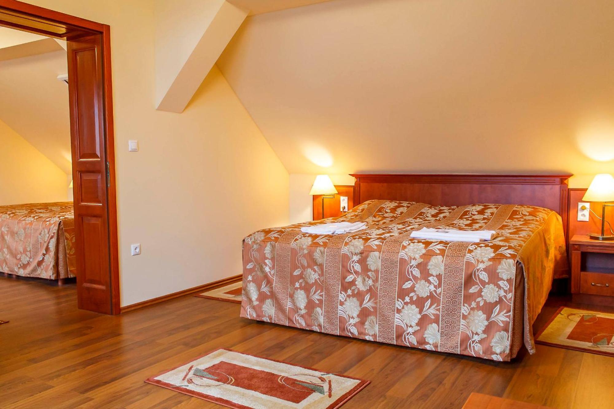 Pannon Hotel Bejelentkezes 20 Oraig, Check-In Until 20 O'Clock, Einchecken Bis 20 Uhr Mohács Eksteriør billede
