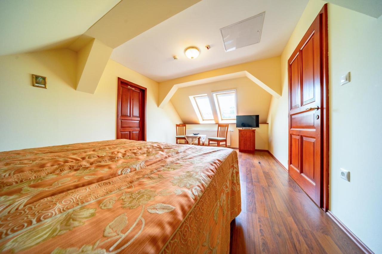 Pannon Hotel Bejelentkezes 20 Oraig, Check-In Until 20 O'Clock, Einchecken Bis 20 Uhr Mohács Eksteriør billede