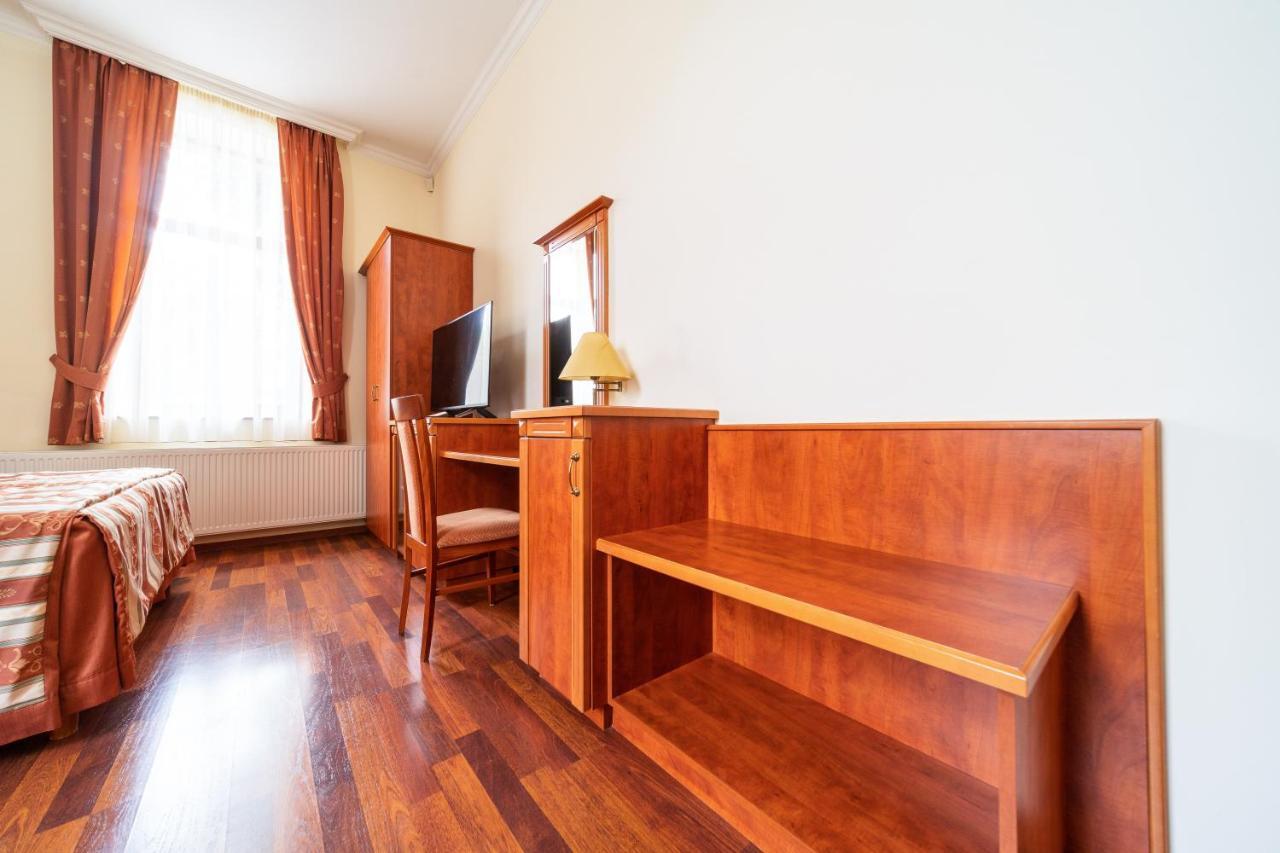 Pannon Hotel Bejelentkezes 20 Oraig, Check-In Until 20 O'Clock, Einchecken Bis 20 Uhr Mohács Eksteriør billede