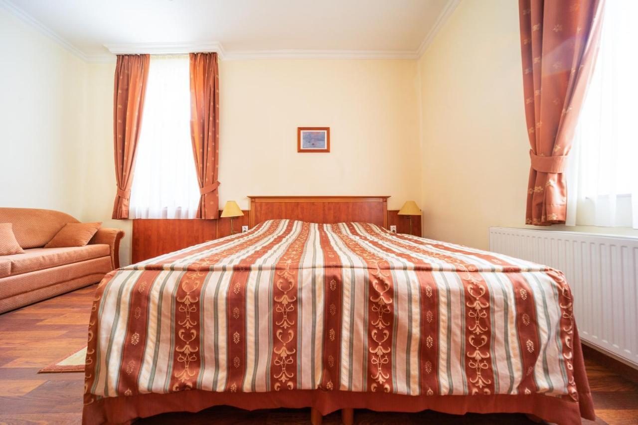 Pannon Hotel Bejelentkezes 20 Oraig, Check-In Until 20 O'Clock, Einchecken Bis 20 Uhr Mohács Eksteriør billede