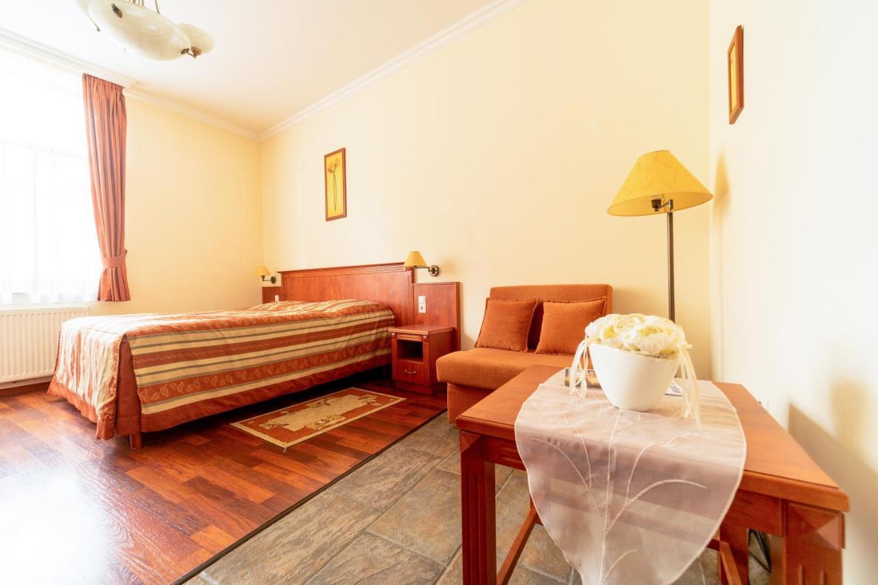 Pannon Hotel Bejelentkezes 20 Oraig, Check-In Until 20 O'Clock, Einchecken Bis 20 Uhr Mohács Eksteriør billede
