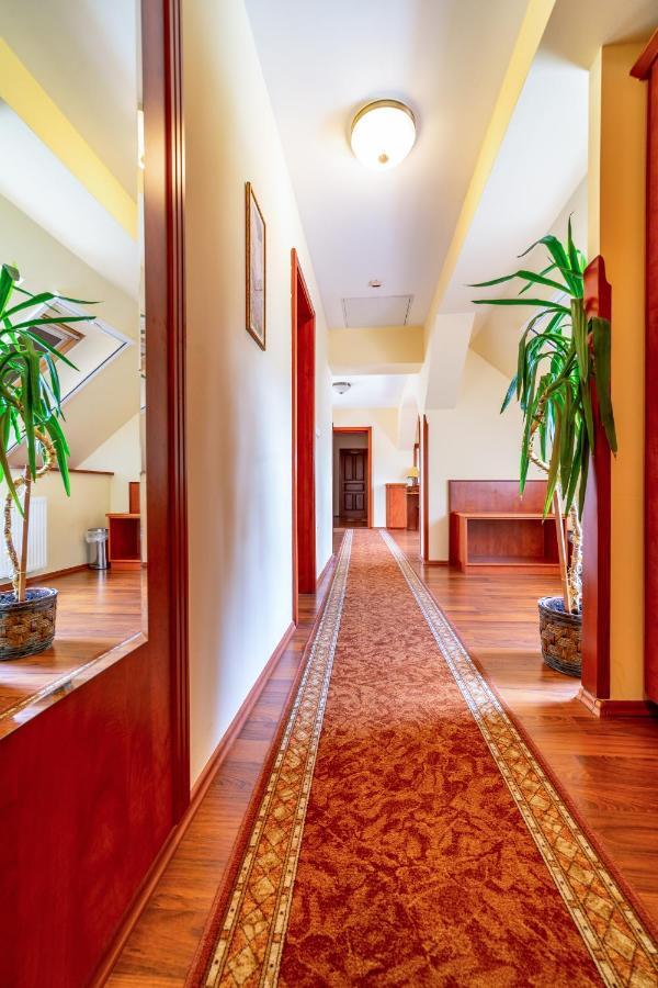 Pannon Hotel Bejelentkezes 20 Oraig, Check-In Until 20 O'Clock, Einchecken Bis 20 Uhr Mohács Eksteriør billede