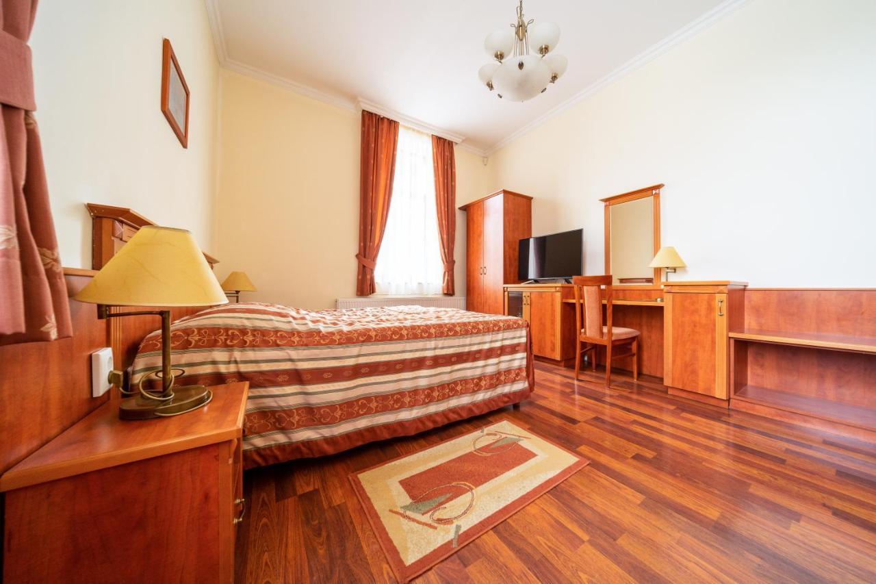 Pannon Hotel Bejelentkezes 20 Oraig, Check-In Until 20 O'Clock, Einchecken Bis 20 Uhr Mohács Eksteriør billede