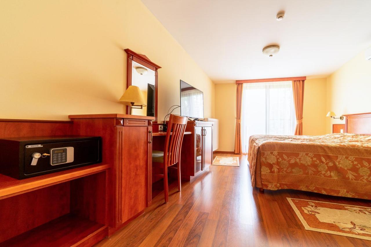 Pannon Hotel Bejelentkezes 20 Oraig, Check-In Until 20 O'Clock, Einchecken Bis 20 Uhr Mohács Eksteriør billede