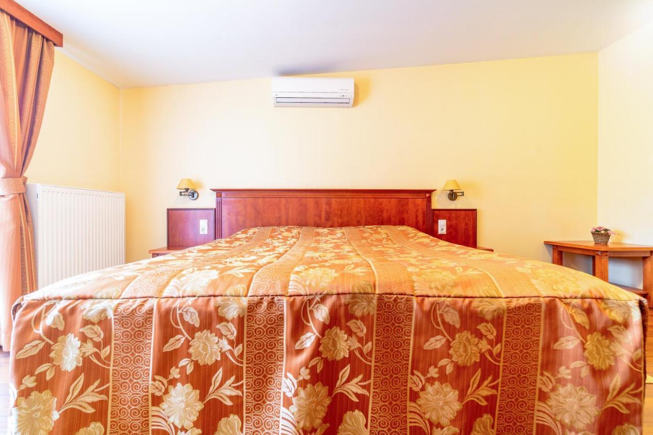 Pannon Hotel Bejelentkezes 20 Oraig, Check-In Until 20 O'Clock, Einchecken Bis 20 Uhr Mohács Eksteriør billede