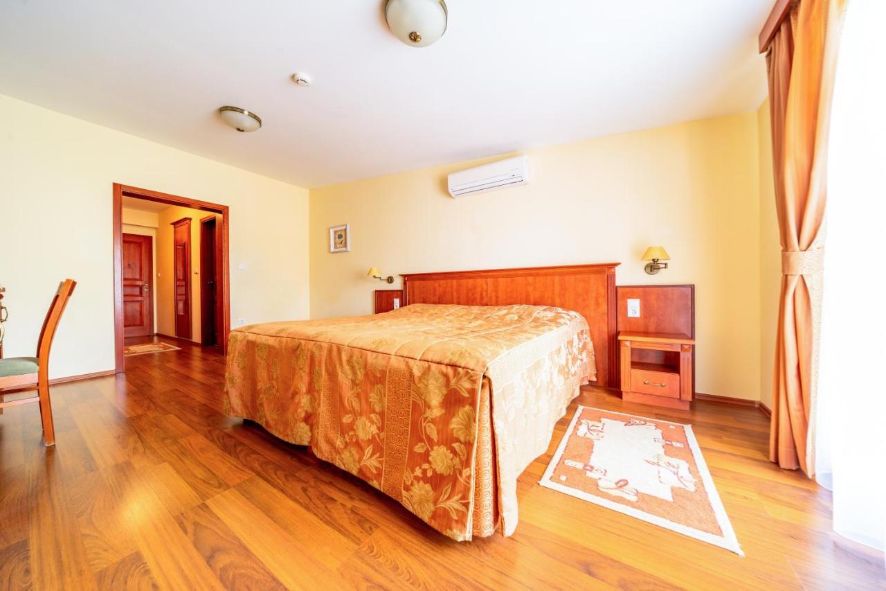 Pannon Hotel Bejelentkezes 20 Oraig, Check-In Until 20 O'Clock, Einchecken Bis 20 Uhr Mohács Eksteriør billede