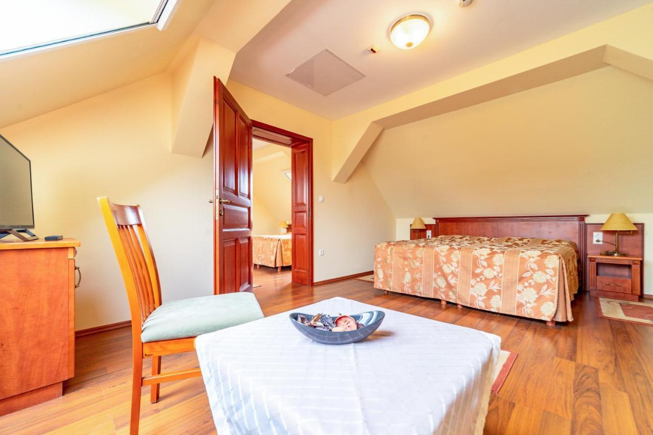 Pannon Hotel Bejelentkezes 20 Oraig, Check-In Until 20 O'Clock, Einchecken Bis 20 Uhr Mohács Eksteriør billede